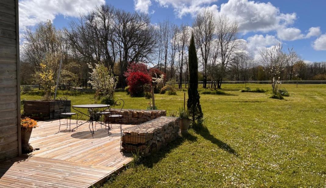 Relais De La Brande Panzió Saint-Gourson Kültér fotó